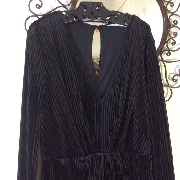 SOLD FILLMORE Lush Black Velvet Stretchy Jumpsuit - Picture 4 of 10